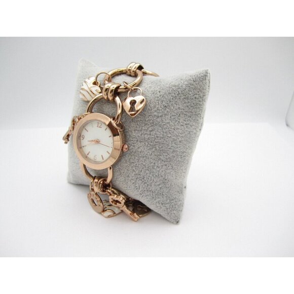 Women Charter Club Quartz WR Analog 27mm Round Watch (H489) "New Battery" - Picture 5 of 6